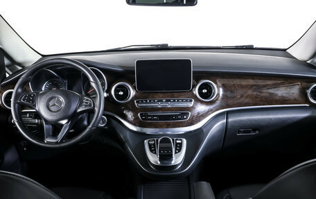 Mercedes-Benz V-Класс, 2018 год, 3 400 000 рублей, 14 фотография