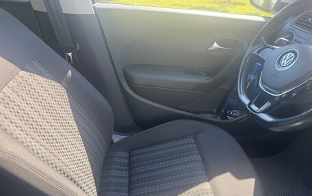 Volkswagen Polo VI (EU Market), 2015 год, 1 150 000 рублей, 13 фотография