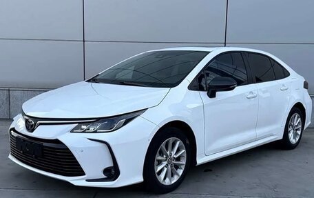 Toyota Corolla, 2022 год, 1 740 000 рублей, 2 фотография