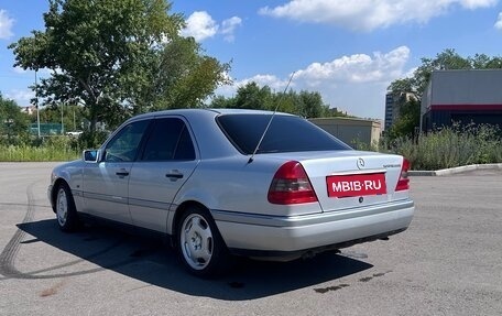 Mercedes-Benz C-Класс, 1995 год, 500 000 рублей, 3 фотография