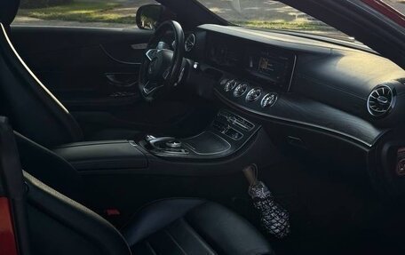 Mercedes-Benz E-Класс, 2017 год, 3 350 000 рублей, 9 фотография