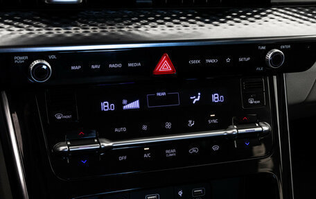 KIA Carnival, 2021 год, 3 999 000 рублей, 18 фотография