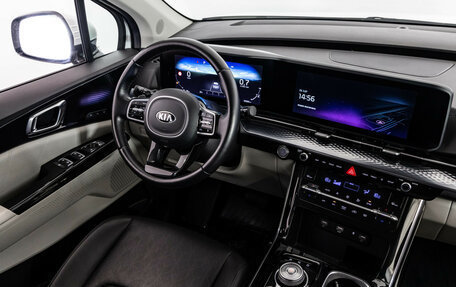 KIA Carnival, 2021 год, 3 999 000 рублей, 16 фотография