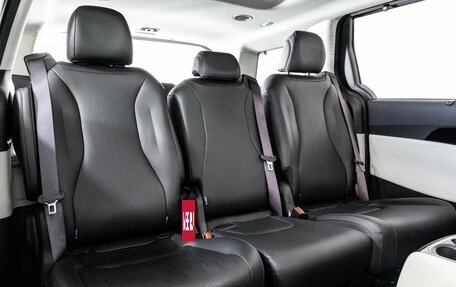 KIA Carnival, 2021 год, 3 999 000 рублей, 28 фотография