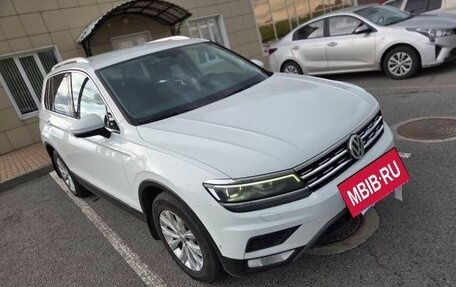Volkswagen Tiguan II, 2017 год, 1 700 000 рублей, 6 фотография