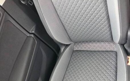 Volkswagen Tiguan II, 2017 год, 1 700 000 рублей, 20 фотография