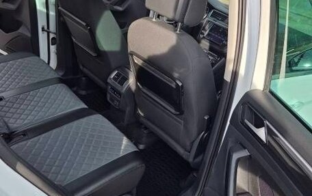 Volkswagen Tiguan II, 2017 год, 1 700 000 рублей, 22 фотография