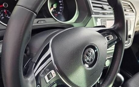 Volkswagen Tiguan II, 2017 год, 1 700 000 рублей, 21 фотография