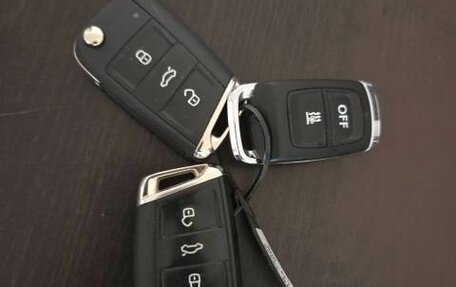 Volkswagen Tiguan II, 2017 год, 1 700 000 рублей, 27 фотография