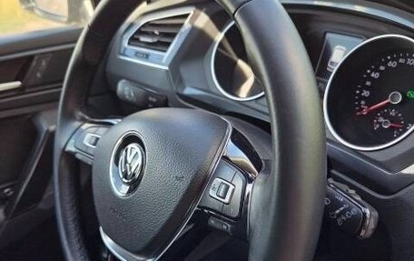 Volkswagen Tiguan II, 2017 год, 1 700 000 рублей, 28 фотография