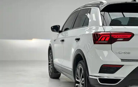 Volkswagen T-Roc I, 2021 год, 1 375 000 рублей, 4 фотография