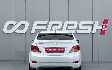 Hyundai Solaris II рестайлинг, 2012 год, 680 000 рублей, 4 фотография