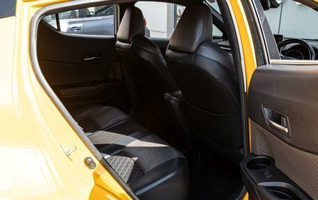 Toyota C-HR I рестайлинг, 2019 год, 1 870 000 рублей, 11 фотография