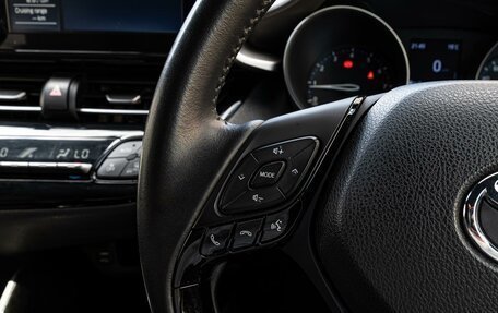 Toyota C-HR I рестайлинг, 2019 год, 1 870 000 рублей, 16 фотография