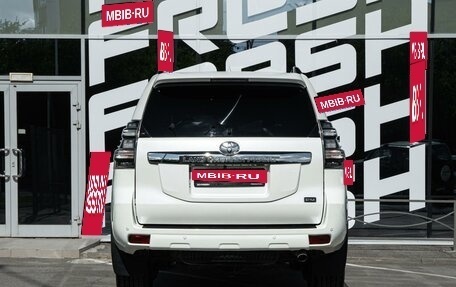Toyota Land Cruiser Prado 150 рестайлинг 2, 2016 год, 4 099 000 рублей, 4 фотография