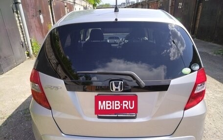 Honda Fit III, 2011 год, 690 000 рублей, 2 фотография