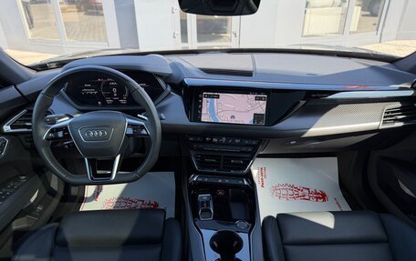Audi e-tron GT, 2021 год, 7 000 000 рублей, 7 фотография
