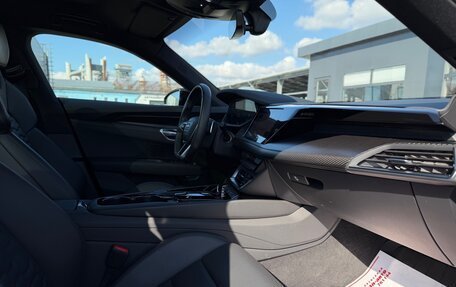Audi e-tron GT, 2021 год, 7 000 000 рублей, 13 фотография