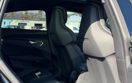 Audi e-tron GT, 2021 год, 7 000 000 рублей, 18 фотография