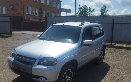 Chevrolet Niva I рестайлинг, 2017 год, 850 000 рублей, 2 фотография