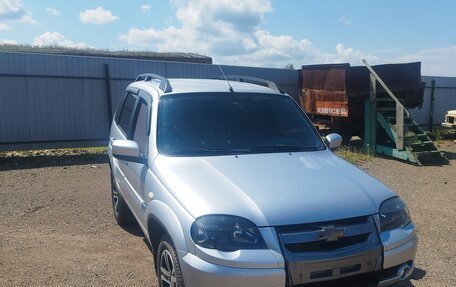 Chevrolet Niva I рестайлинг, 2017 год, 850 000 рублей, 13 фотография