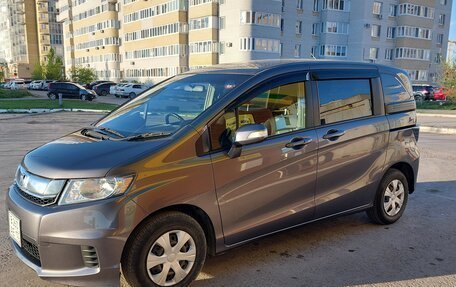 Honda Freed I, 2014 год, 1 200 000 рублей, 3 фотография
