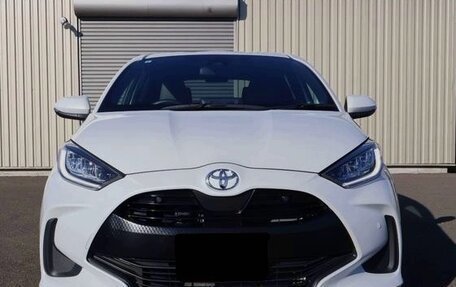 Toyota Yaris, 2022 год, 1 555 000 рублей, 6 фотография