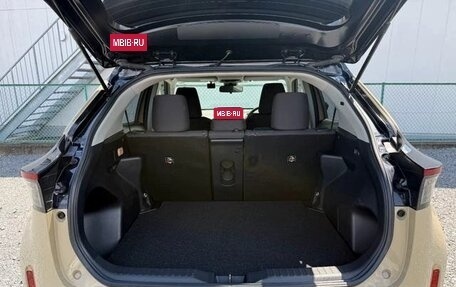 Toyota Yaris Cross, 2022 год, 1 515 000 рублей, 17 фотография