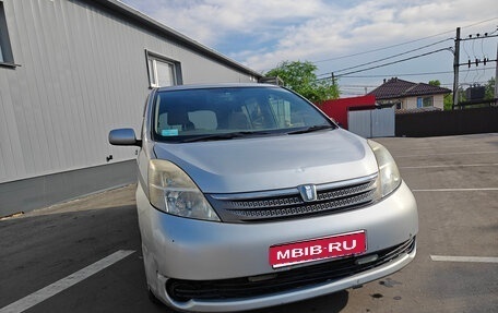 Toyota ISis I, 2005 год, 600 000 рублей, 1 фотография