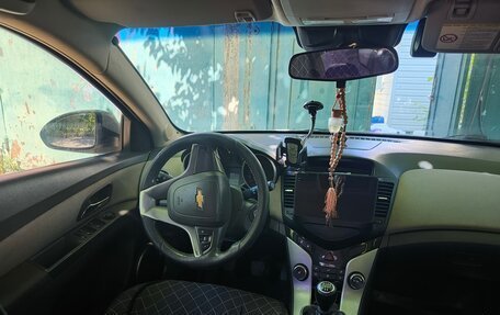 Chevrolet Cruze II, 2010 год, 550 000 рублей, 2 фотография