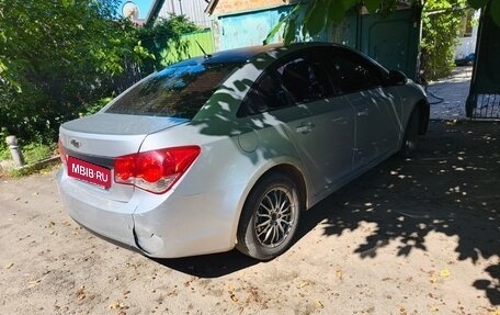 Chevrolet Cruze II, 2010 год, 550 000 рублей, 6 фотография