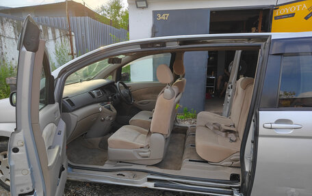 Toyota ISis I, 2005 год, 600 000 рублей, 14 фотография