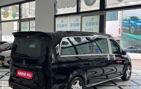 Mercedes-Benz Vito, 2023 год, 5 600 000 рублей, 15 фотография