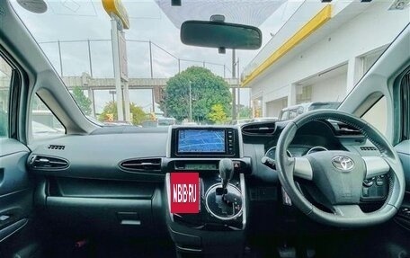 Toyota Wish II, 2015 год, 1 356 000 рублей, 21 фотография