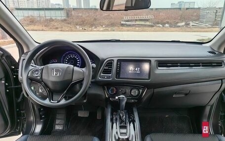 Honda Vezel, 2021 год, 1 560 000 рублей, 12 фотография