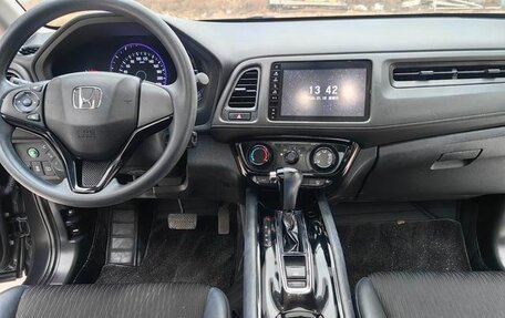 Honda Vezel, 2021 год, 1 560 000 рублей, 14 фотография