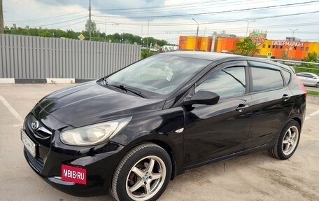 Hyundai Solaris II рестайлинг, 2012 год, 530 000 рублей, 2 фотография