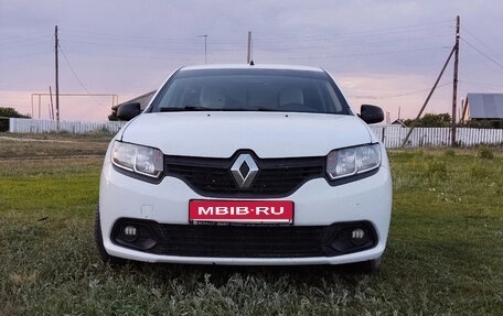 Renault Logan II, 2018 год, 650 000 рублей, 1 фотография