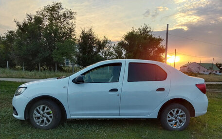 Renault Logan II, 2018 год, 650 000 рублей, 8 фотография
