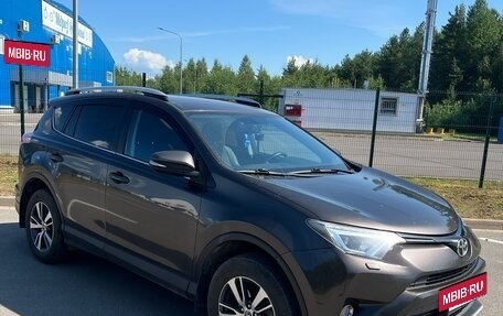 Toyota RAV4, 2018 год, 3 800 000 рублей, 2 фотография