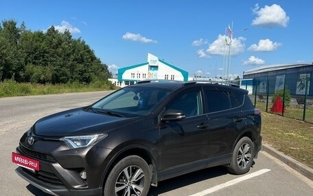 Toyota RAV4, 2018 год, 3 800 000 рублей, 3 фотография