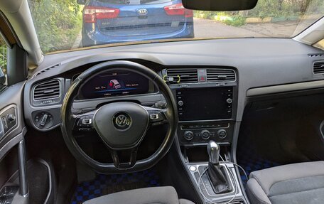 Volkswagen Golf VII, 2018 год, 1 650 000 рублей, 10 фотография