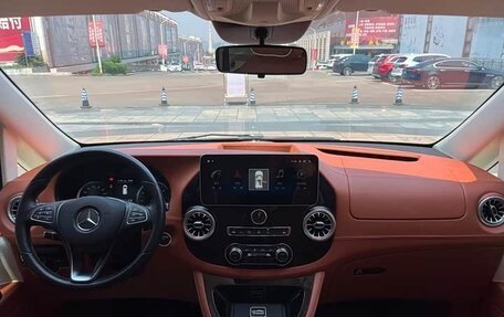 Mercedes-Benz Vito, 2023 год, 5 650 000 рублей, 10 фотография