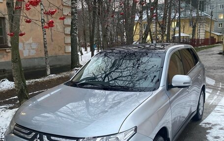 Mitsubishi Outlander III рестайлинг 3, 2012 год, 1 250 000 рублей, 3 фотография