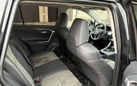 Toyota RAV4, 2024 год, 3 580 000 рублей, 8 фотография