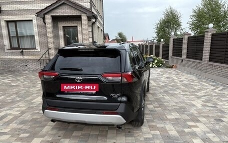 Toyota RAV4, 2024 год, 3 580 000 рублей, 9 фотография