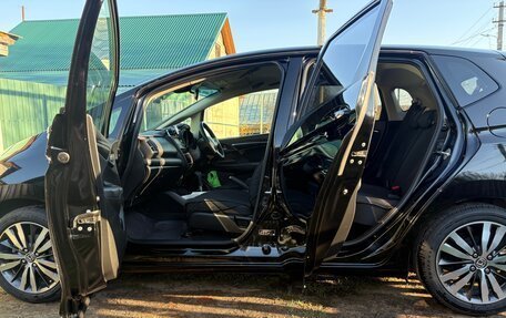 Honda Fit III, 2019 год, 1 250 000 рублей, 17 фотография