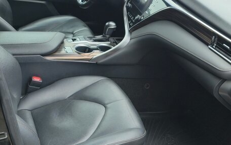 Toyota Camry, 2018 год, 2 450 000 рублей, 5 фотография