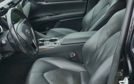 Toyota Camry, 2018 год, 2 450 000 рублей, 6 фотография