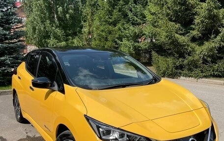 Nissan Leaf II, 2018 год, 1 700 000 рублей, 2 фотография